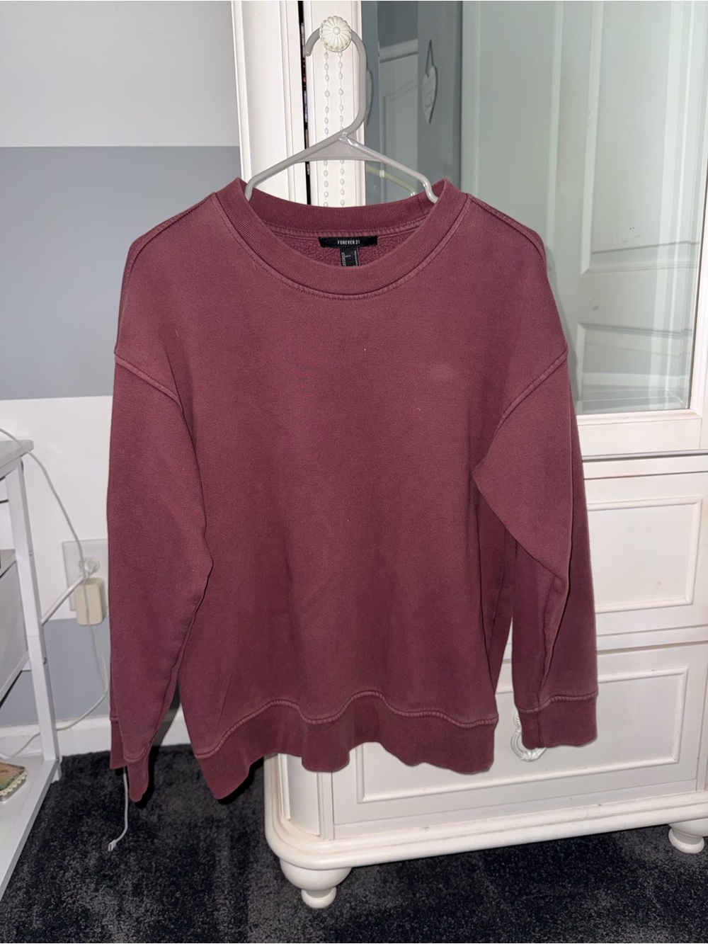 Cozy Crewneck Sweatshirt in Burgundy